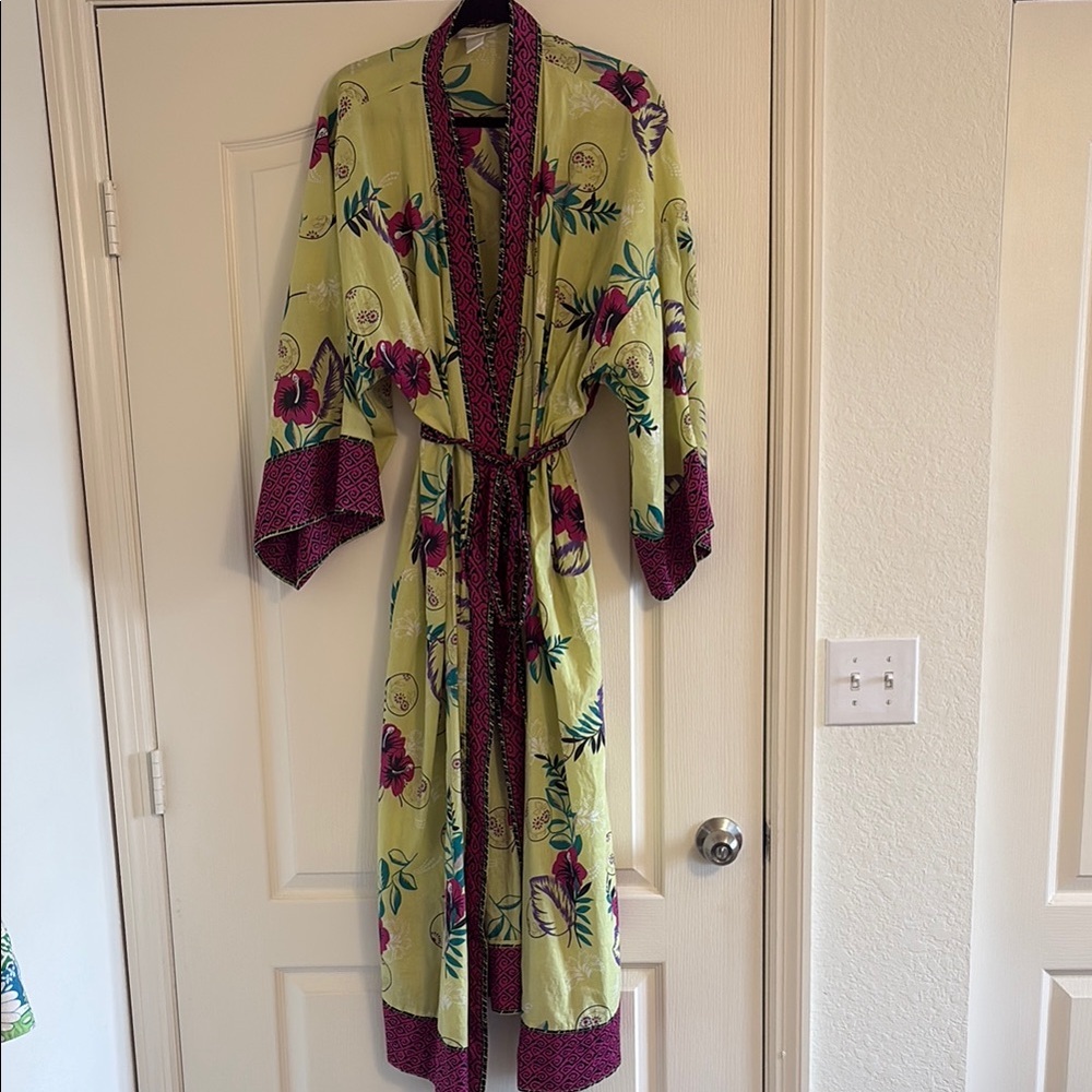 Floral Soft Surroundings Kimono Style Robe with Belt and Pockets